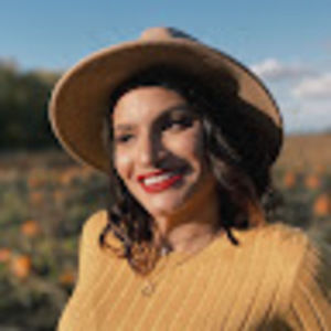 Meet your Posher, Valeria